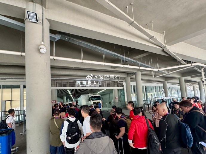 盛況空前！記者曬照：距離中澳之戰(zhàn)還有三小時，現(xiàn)場記者已超百名
