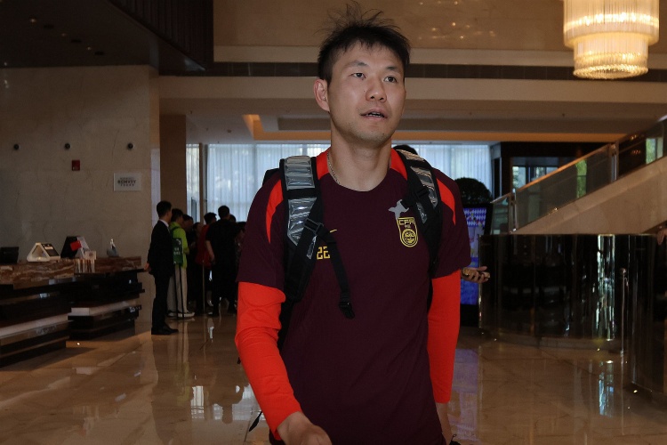 李源一3次助攻位居助攻榜榜首，李璇：再看伊萬發(fā)言覺得有種錯亂