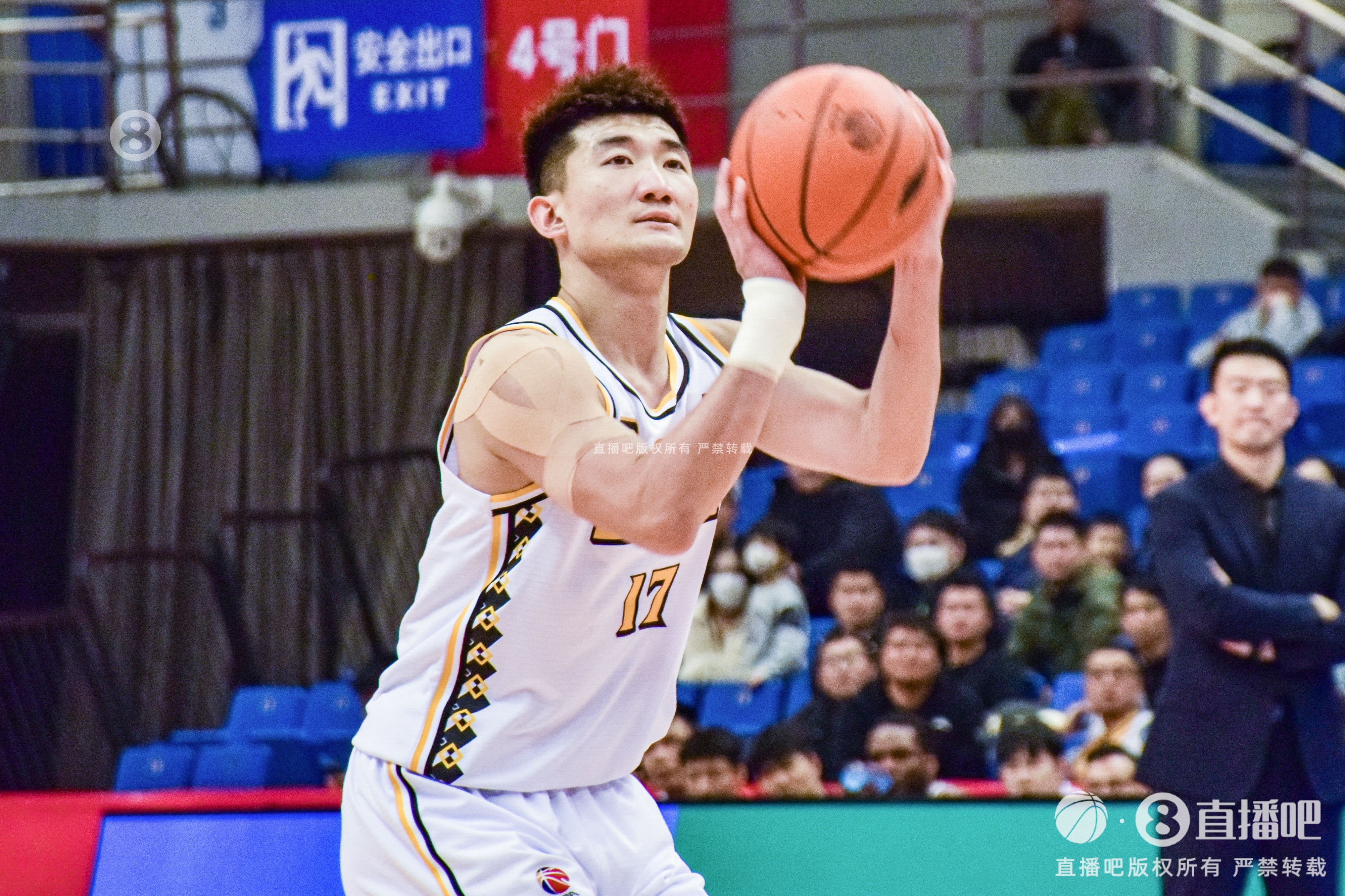 早日康復！探長：孫銘徽已經脫掉保護靴 可以正常走路